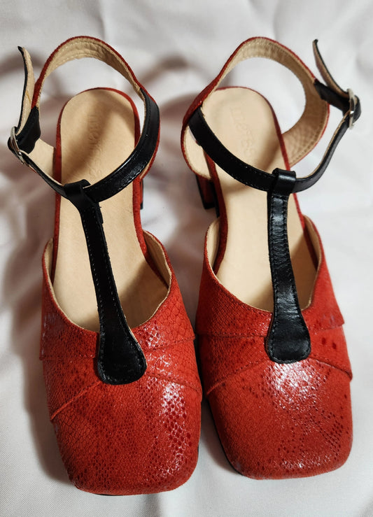 Sandalia de Cuero Abelarda roja